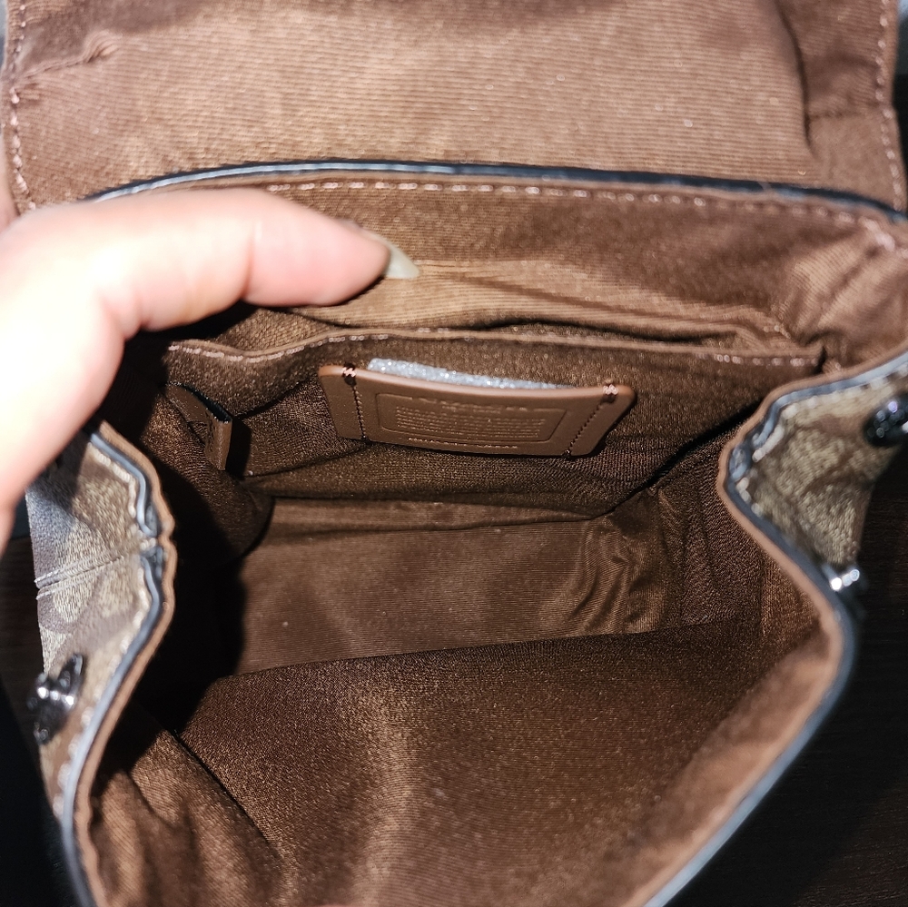 Coach Hudson - Small Sling BackPack In Signature Canvas Like New Without Tags - Picture 9 of 10